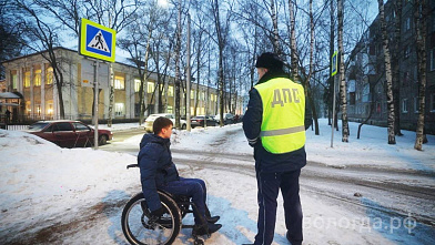 Раз в месяц сотрудники ГИБДД будут проводить рейды по проверке парковок для инвалидов в Вологде