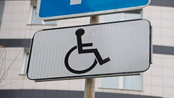 Как человеку с инвалидностью получить разрешение на бесплатную парковку?