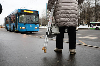 Госдума приняла в первом чтении законопроект «Единой России» о запрете высаживать из общественного транспорта инвалидов I группы без сопровождающего лица